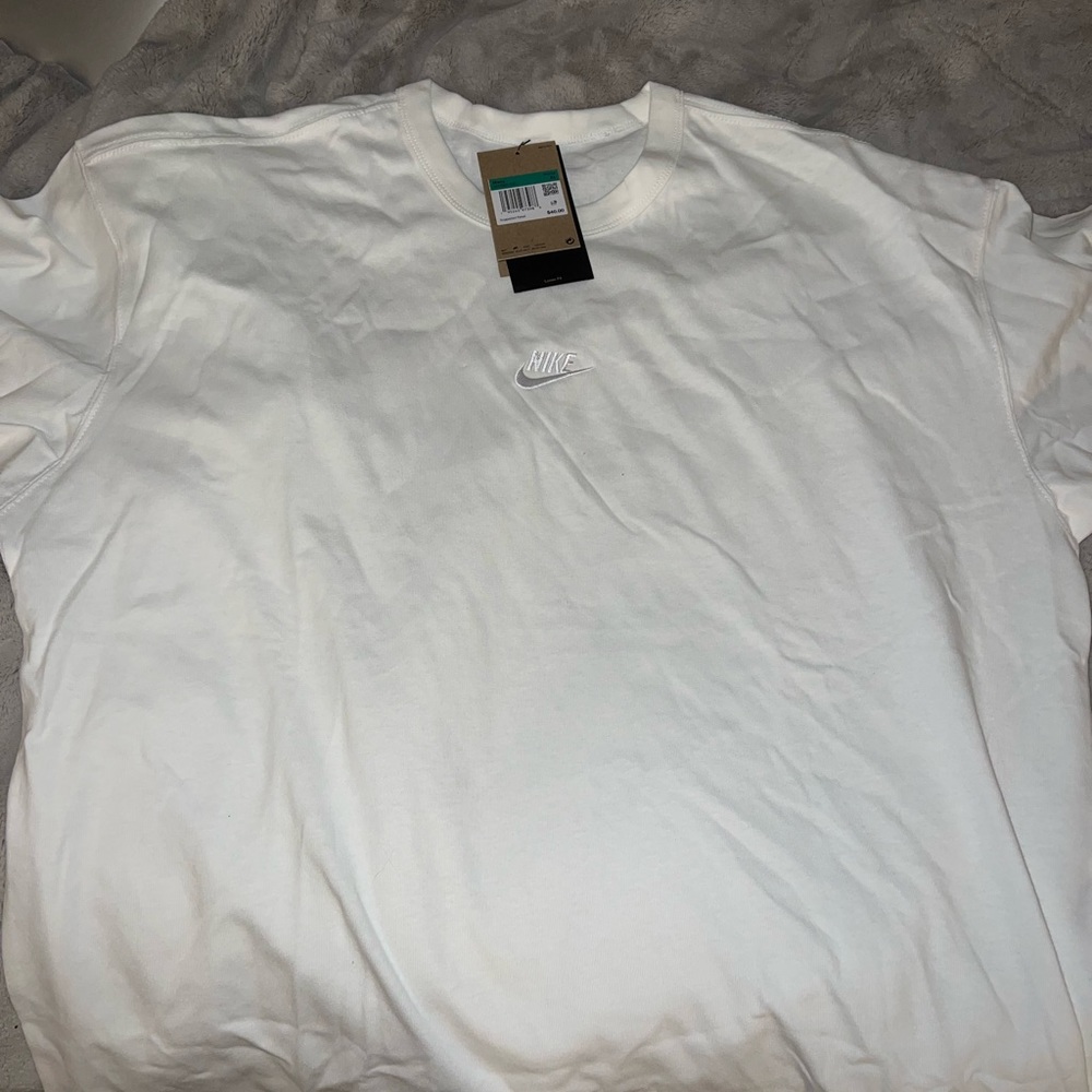 Men’s XL White Shirt